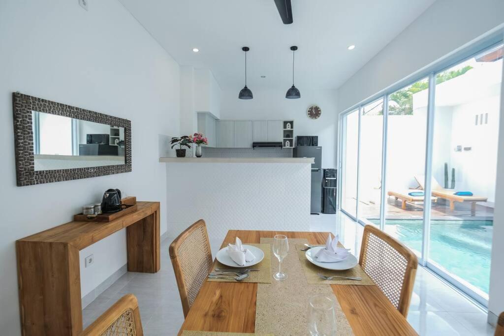 Akmali Drupadi 2 Bedrooms W/pool 5mins To * Seminyak (Bali)