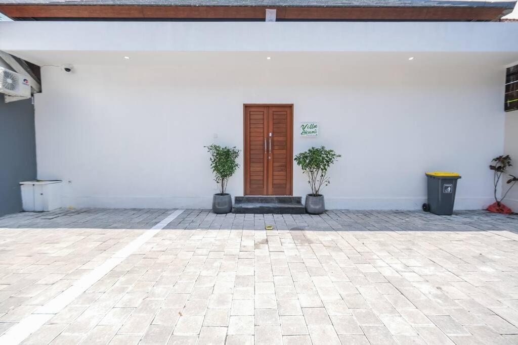 Akmali Drupadi 2 Bedrooms W/pool 5mins To
