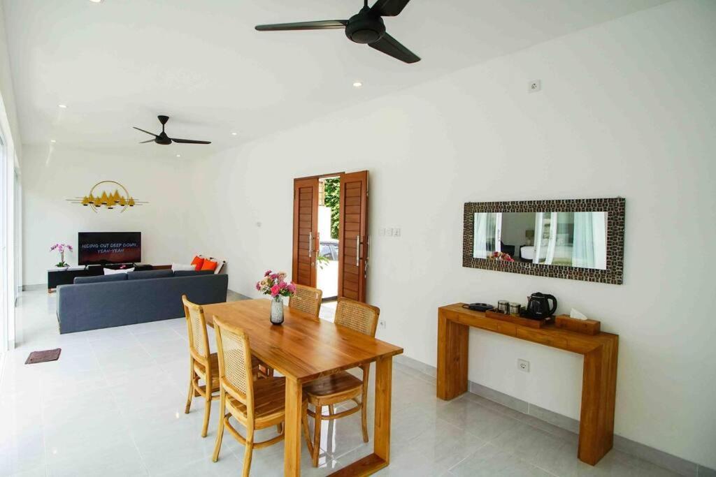 Akmali Drupadi 2 Bedrooms W/pool 5mins To Villa Seminyak (Bali)