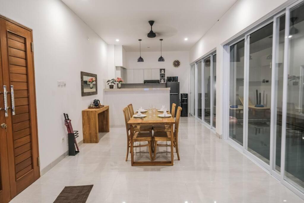 Villa Akmali Drupadi 2 Bedrooms W/pool 5mins To *